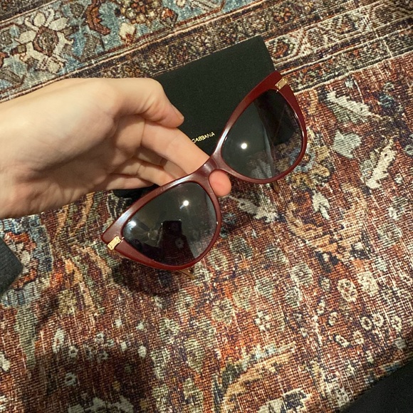 Dolce & Gabbana Burgundy Cat Eye Sunglasses. DG 4381. 30918G. Retro - Picture 11 of 11